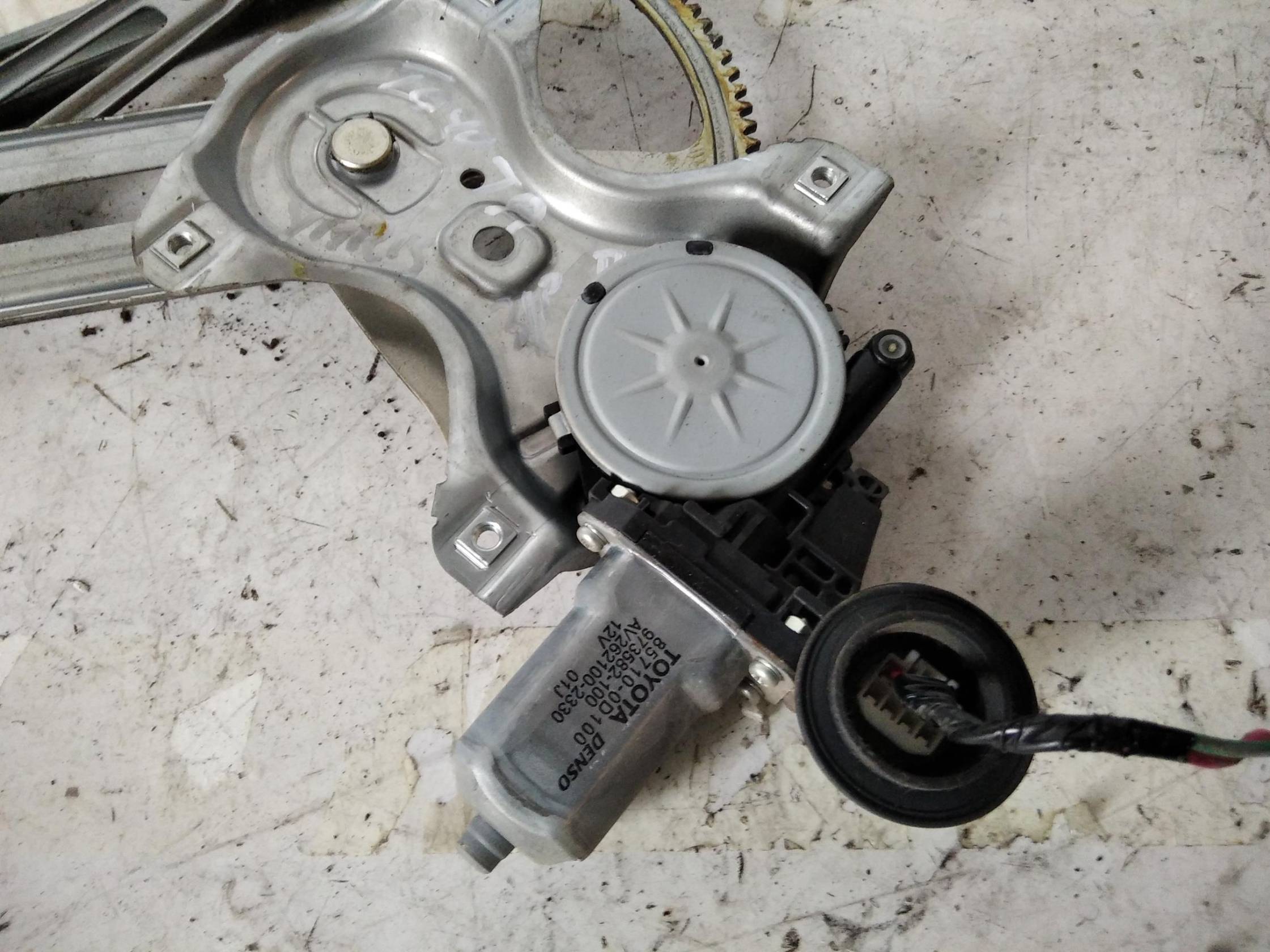 Alzacristallo elettr. porta ant. dx.